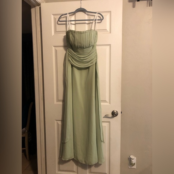 B2 FULL LENGTH GOWN- Meadow Green - Picture 1 of 7